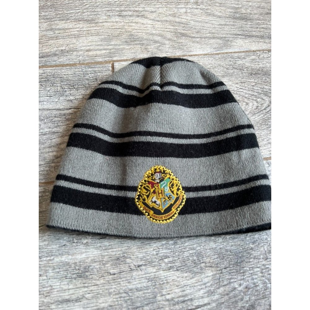 Harry Potter Beanie OSFM Grey Blackβ Striped Hogwarts Crest Hat Unisex Adults